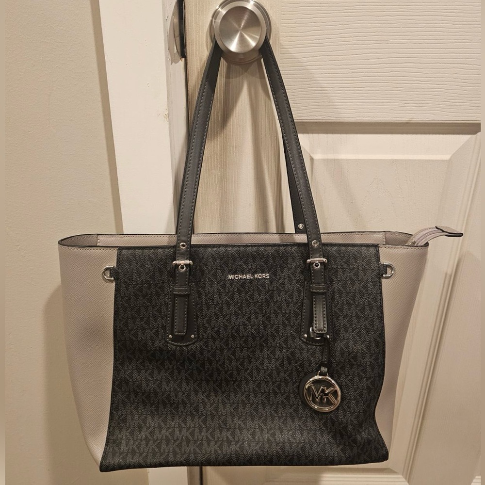 Large Michael kors tote
